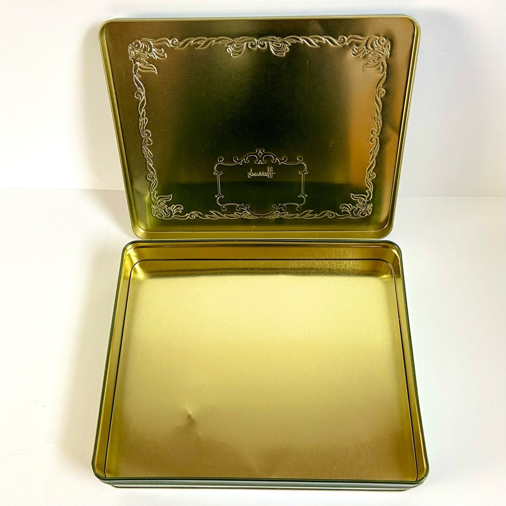 Harrods of London Biscuit Tin - Picture 8 of 13